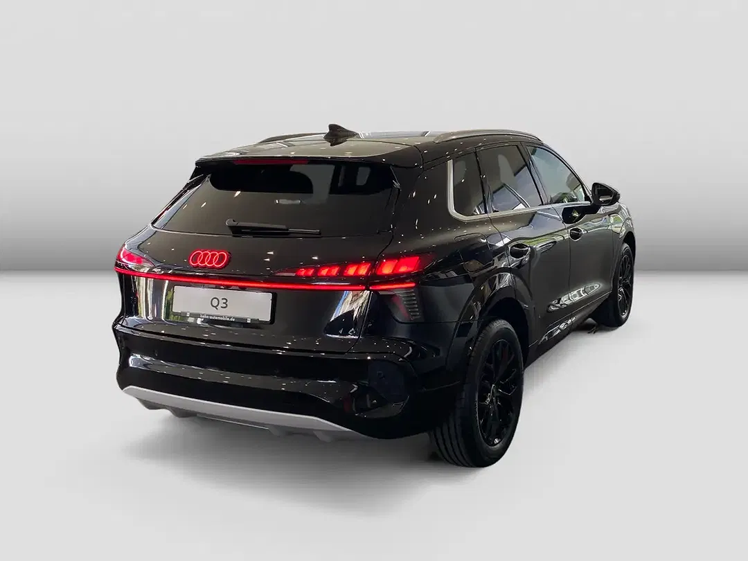 Audi Q3 - Thumbnail 3
