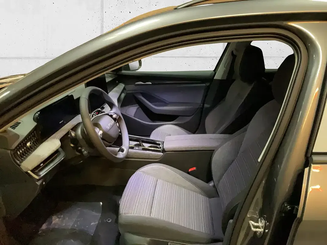 Skoda Superb - Thumbnail 8