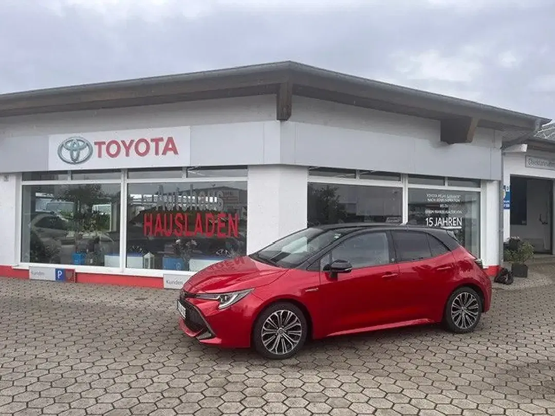 Toyota Corolla - Thumbnail 1
