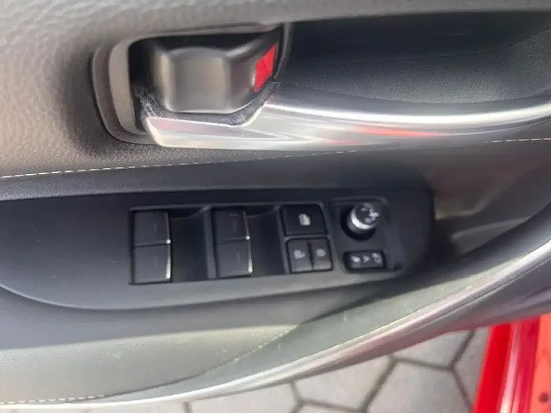 Toyota Corolla - Thumbnail 10