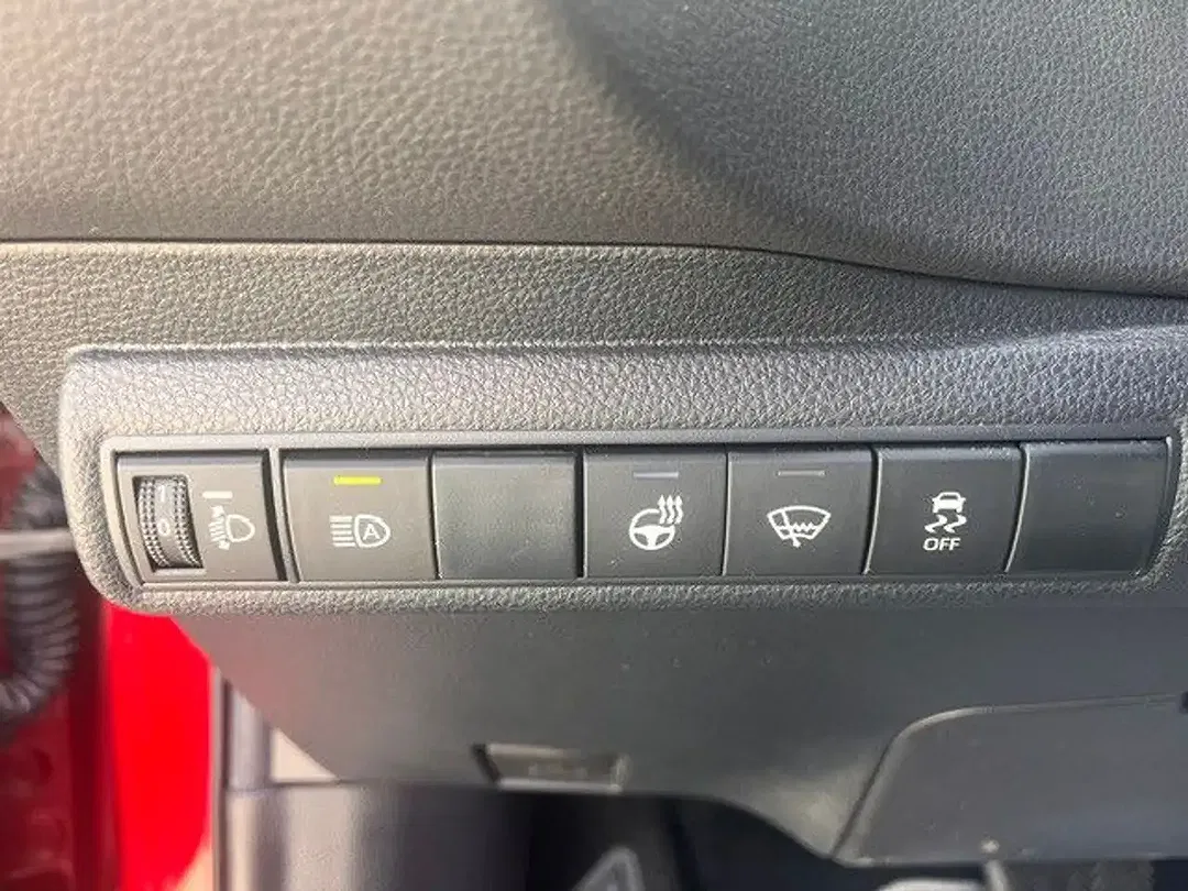 Toyota Corolla - Thumbnail 11