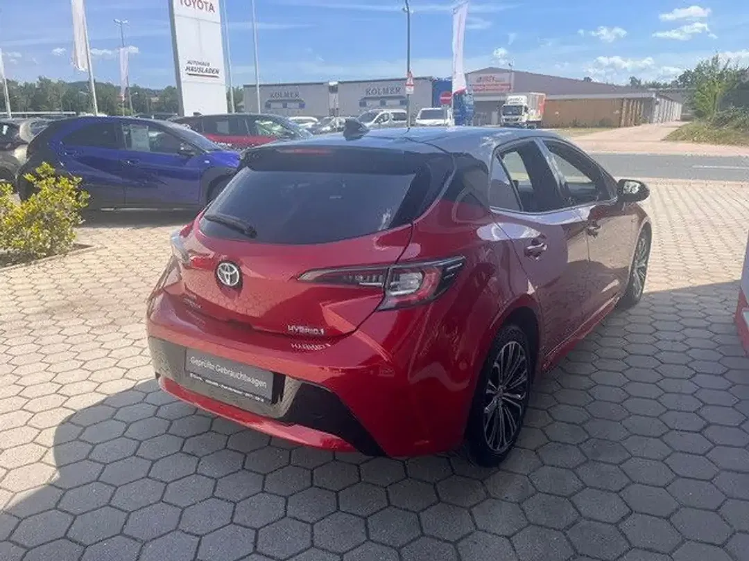 Toyota Corolla - Thumbnail 6