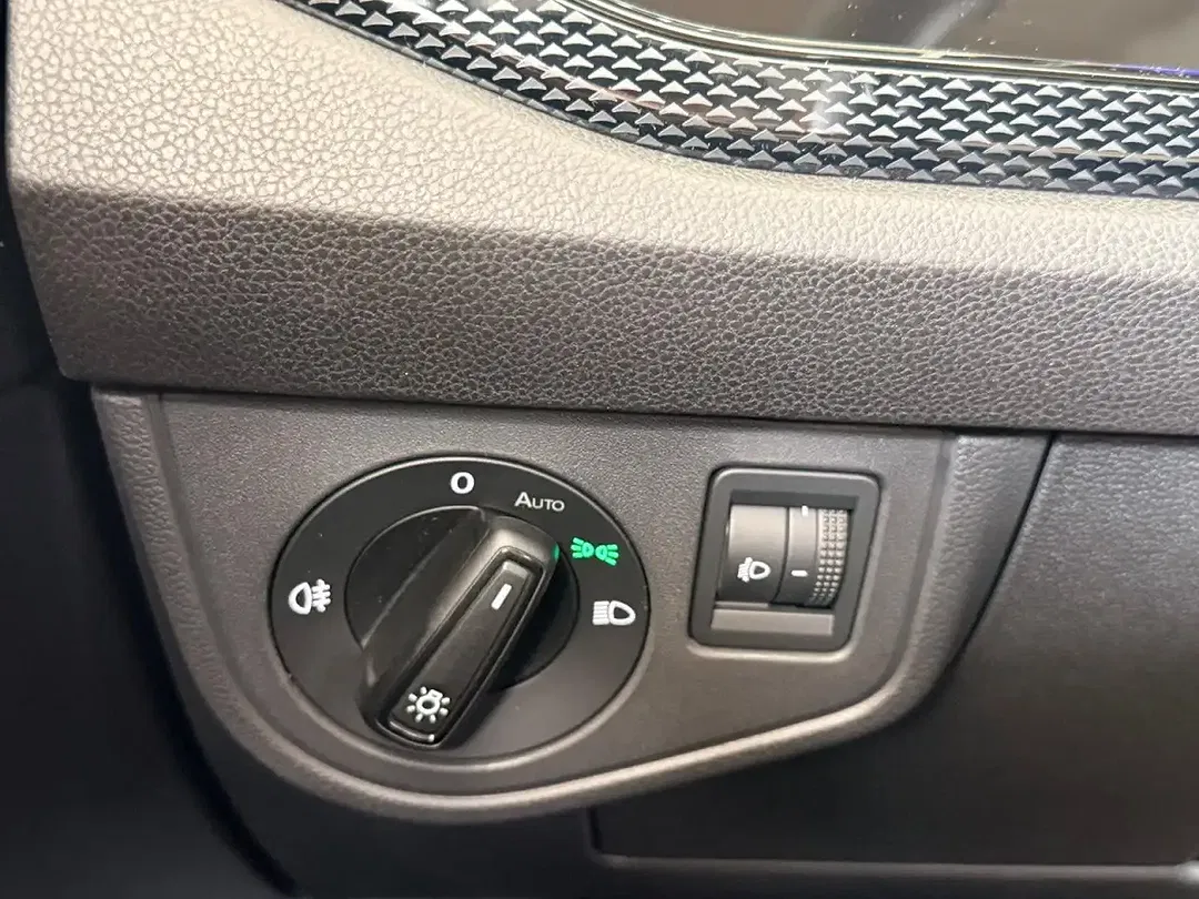 Volkswagen Polo - Thumbnail 6