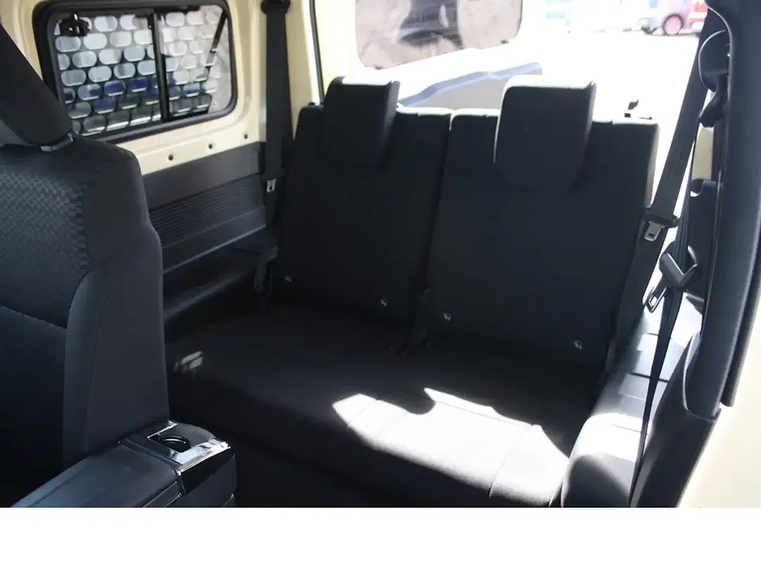 Suzuki Jimny - Thumbnail 10