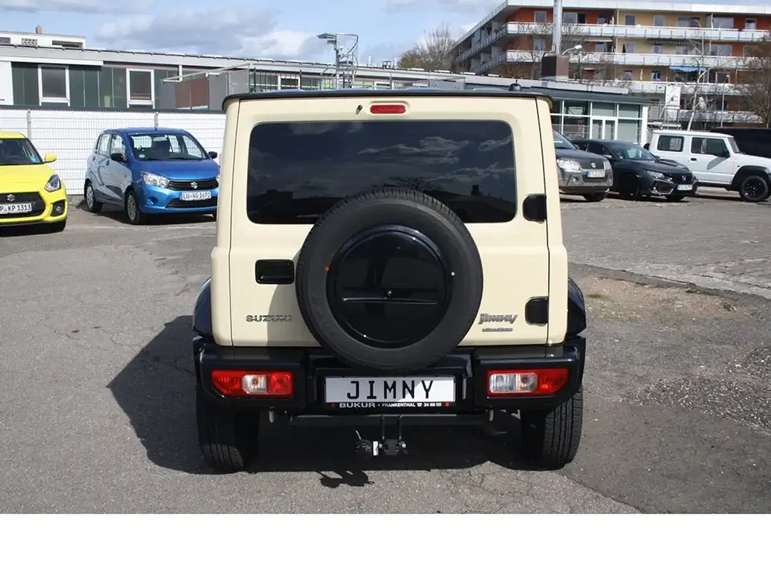 Suzuki Jimny - Thumbnail 5