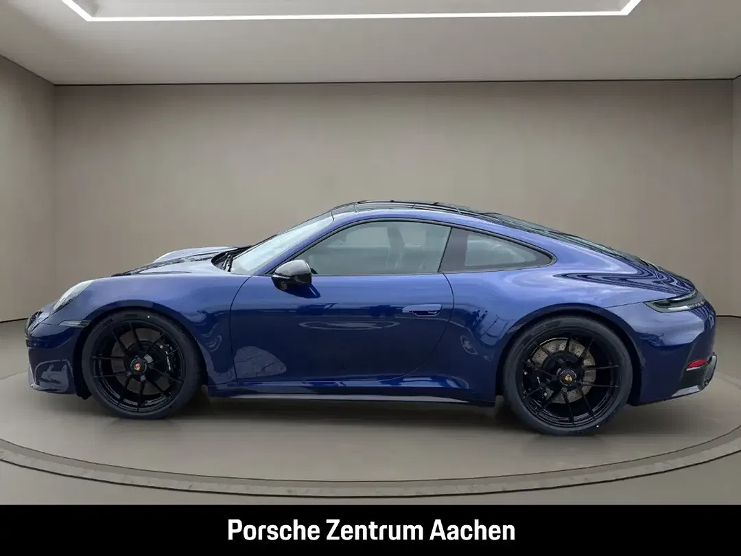 Porsche 992 - Thumbnail 2