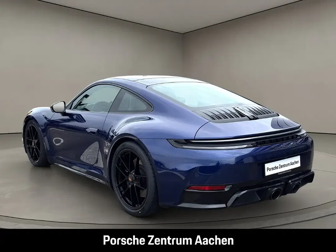 Porsche 992 - Thumbnail 3