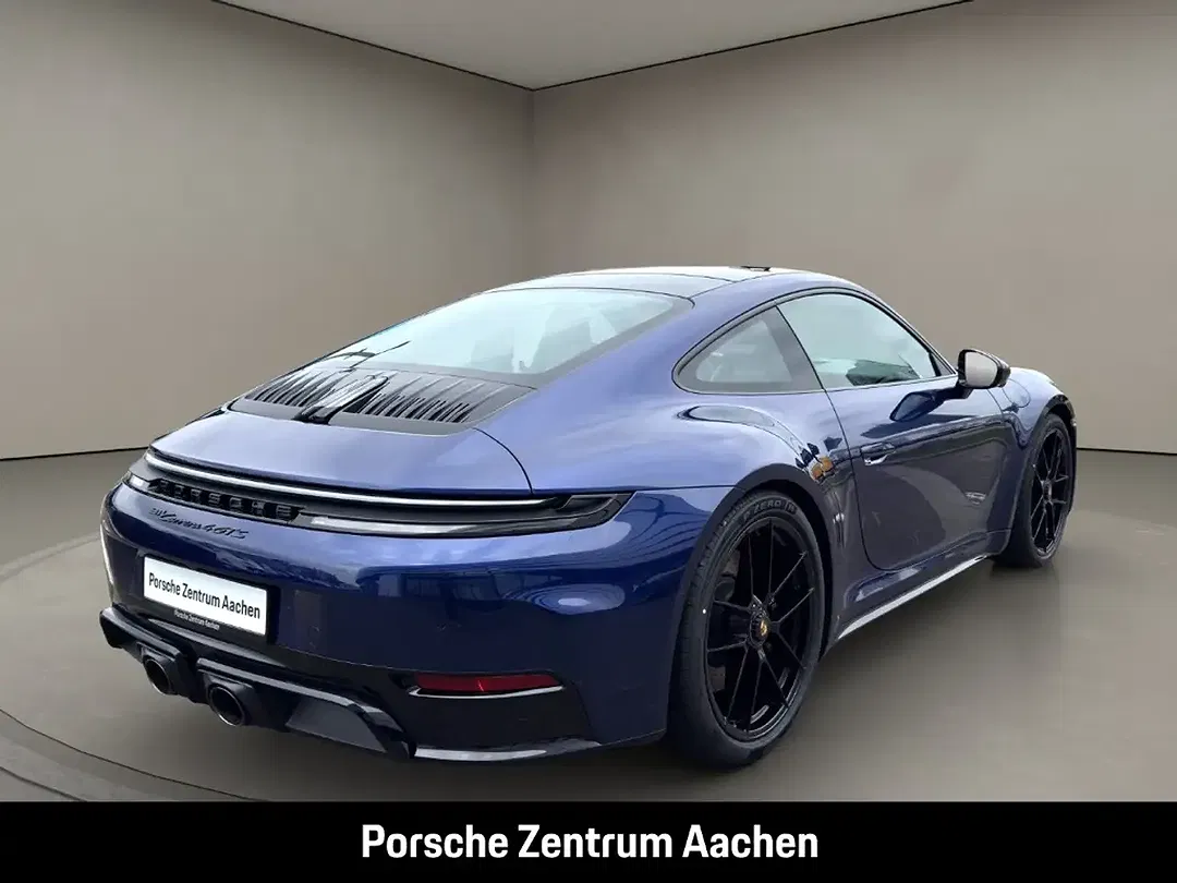 Porsche 992 - Thumbnail 6