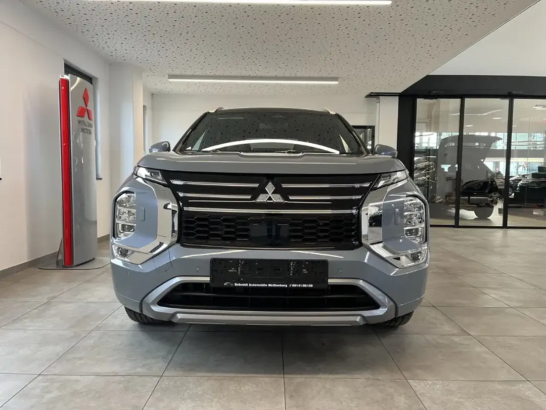 Mitsubishi Outlander - Thumbnail 5