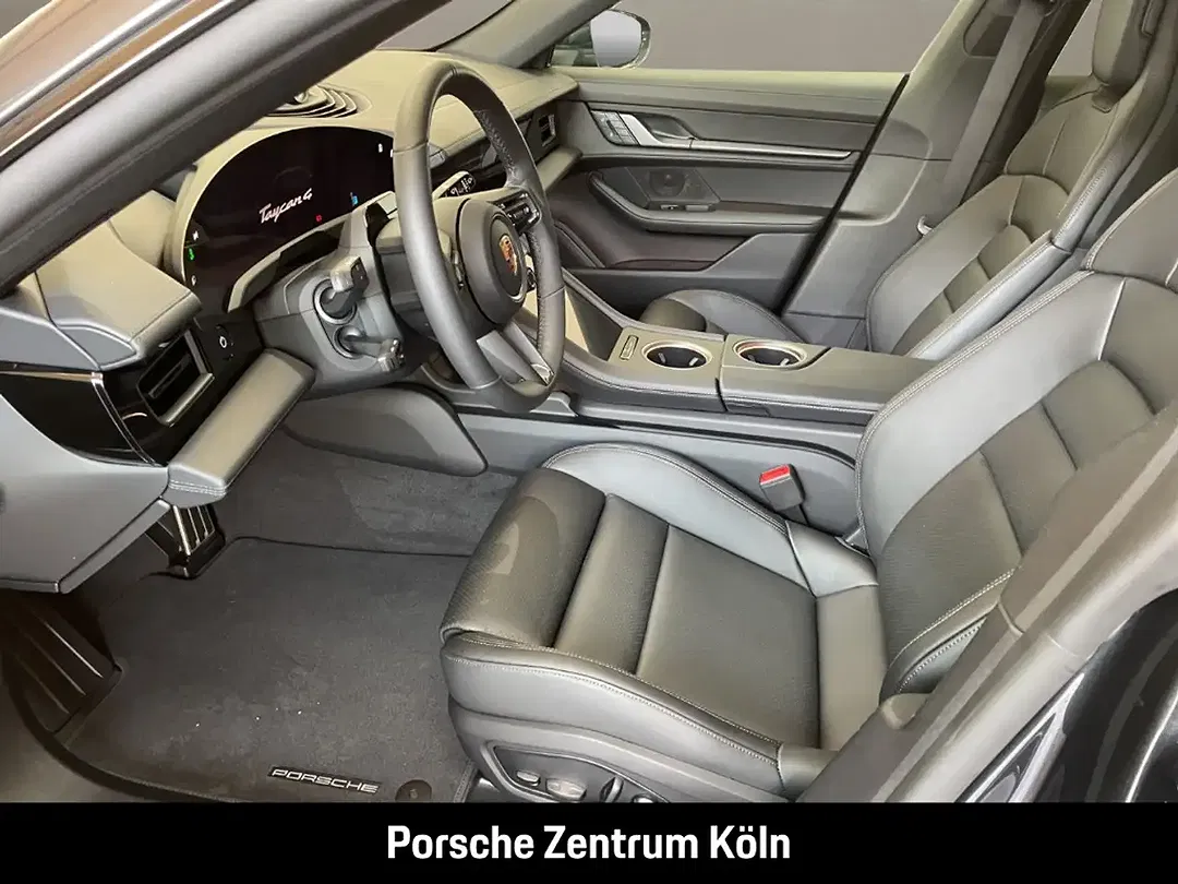 Porsche Taycan - Thumbnail 13