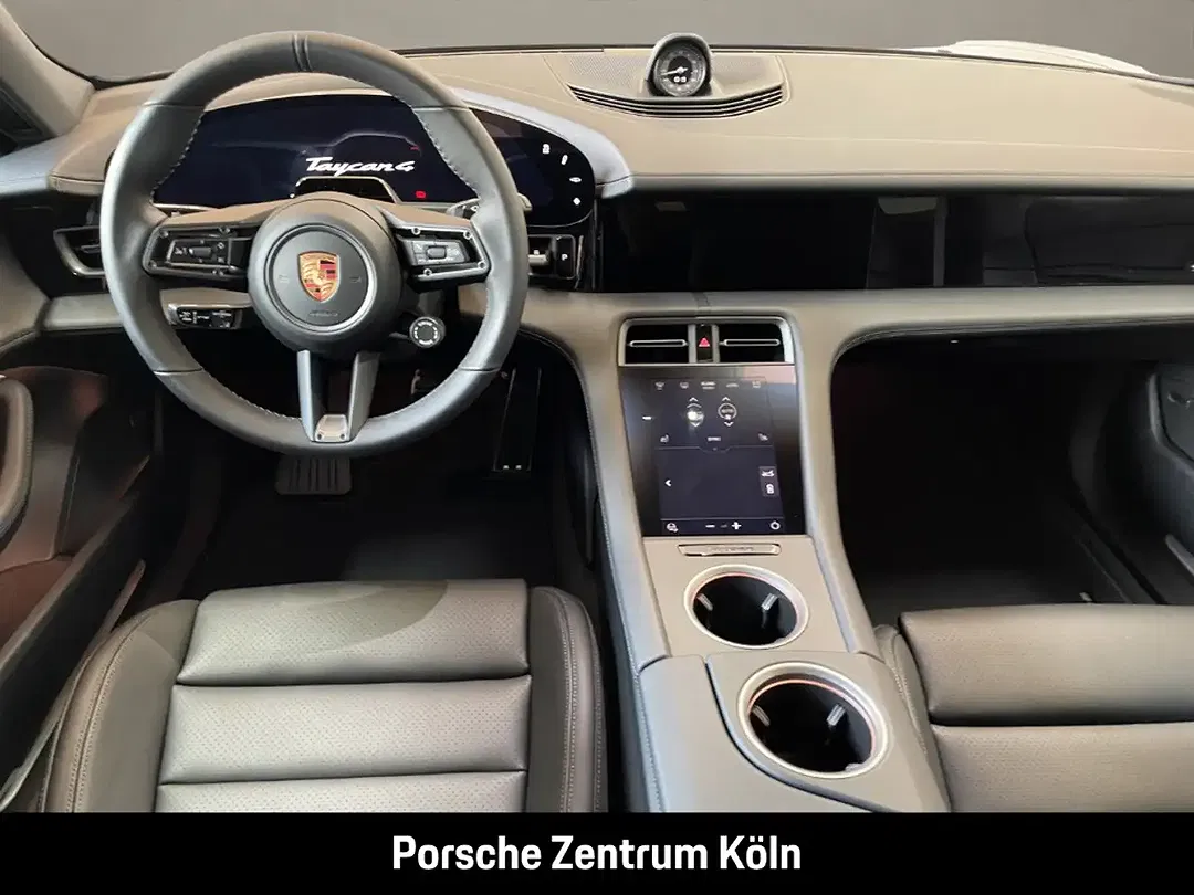 Porsche Taycan - Thumbnail 14
