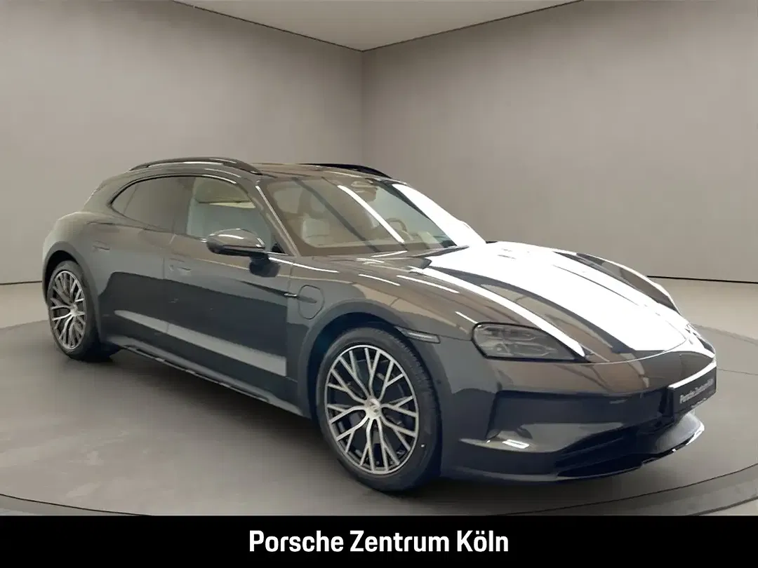 Porsche Taycan - Thumbnail 7