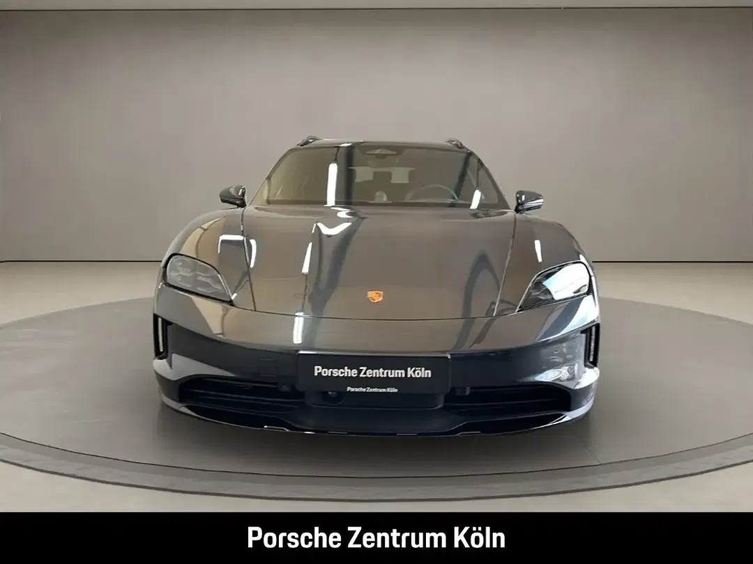 Porsche Taycan - Thumbnail 8