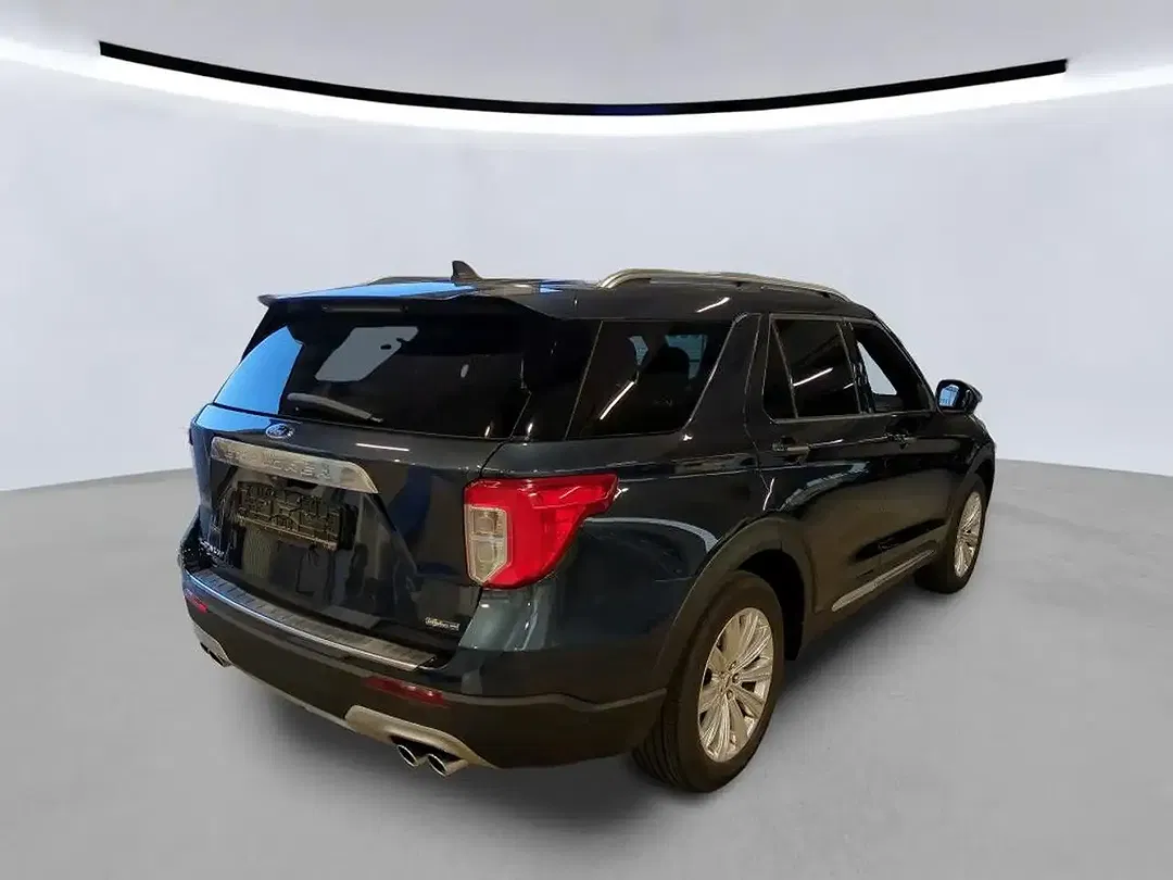 Ford Explorer - Thumbnail 3