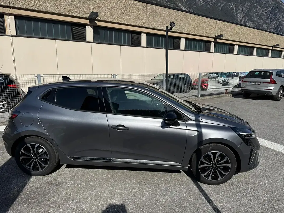 Renault Clio - Thumbnail 6