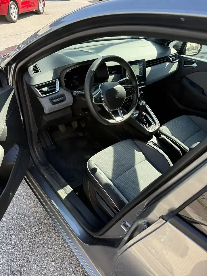 Renault Clio - Thumbnail 8