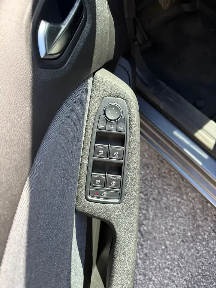 Renault Clio - Thumbnail 9