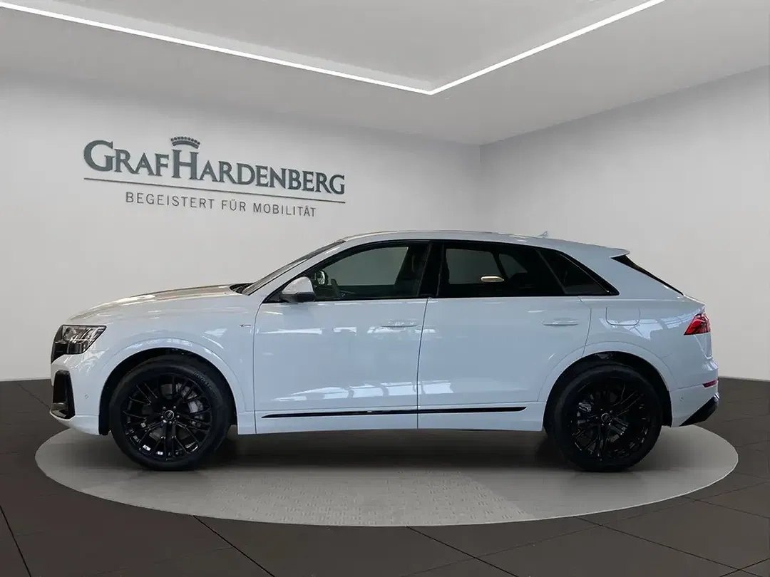 Audi Q8 - Thumbnail 2