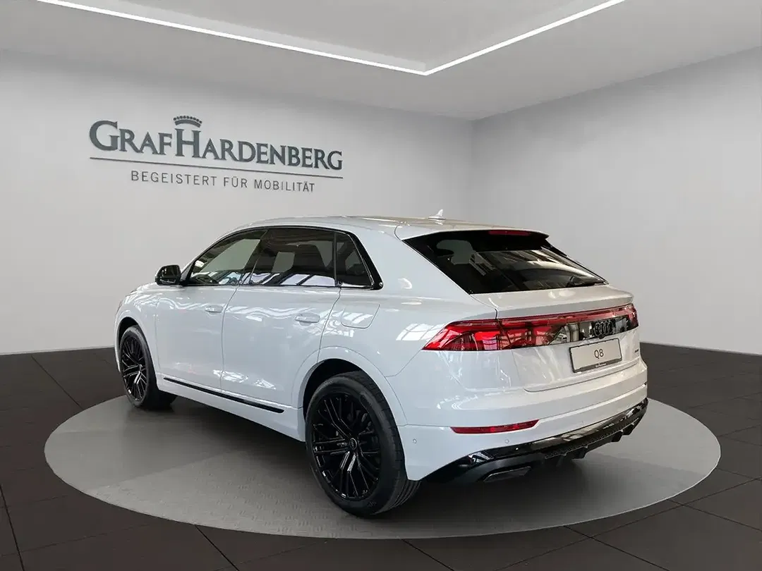 Audi Q8 - Thumbnail 4