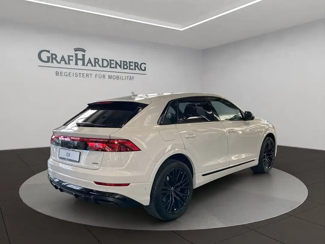 Audi Q8 - Thumbnail 6