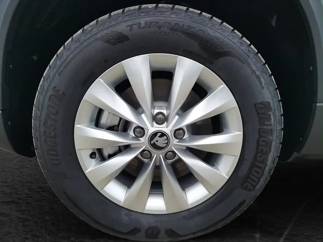 Skoda Karoq - Thumbnail 5