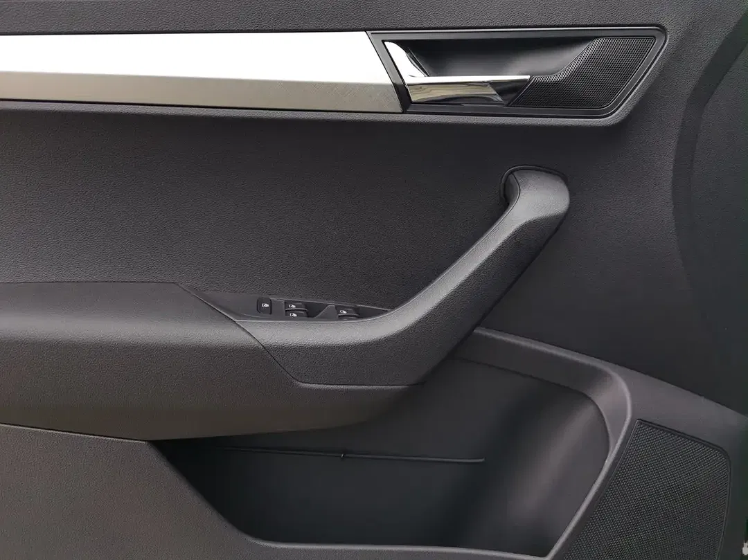 Skoda Karoq - Thumbnail 6