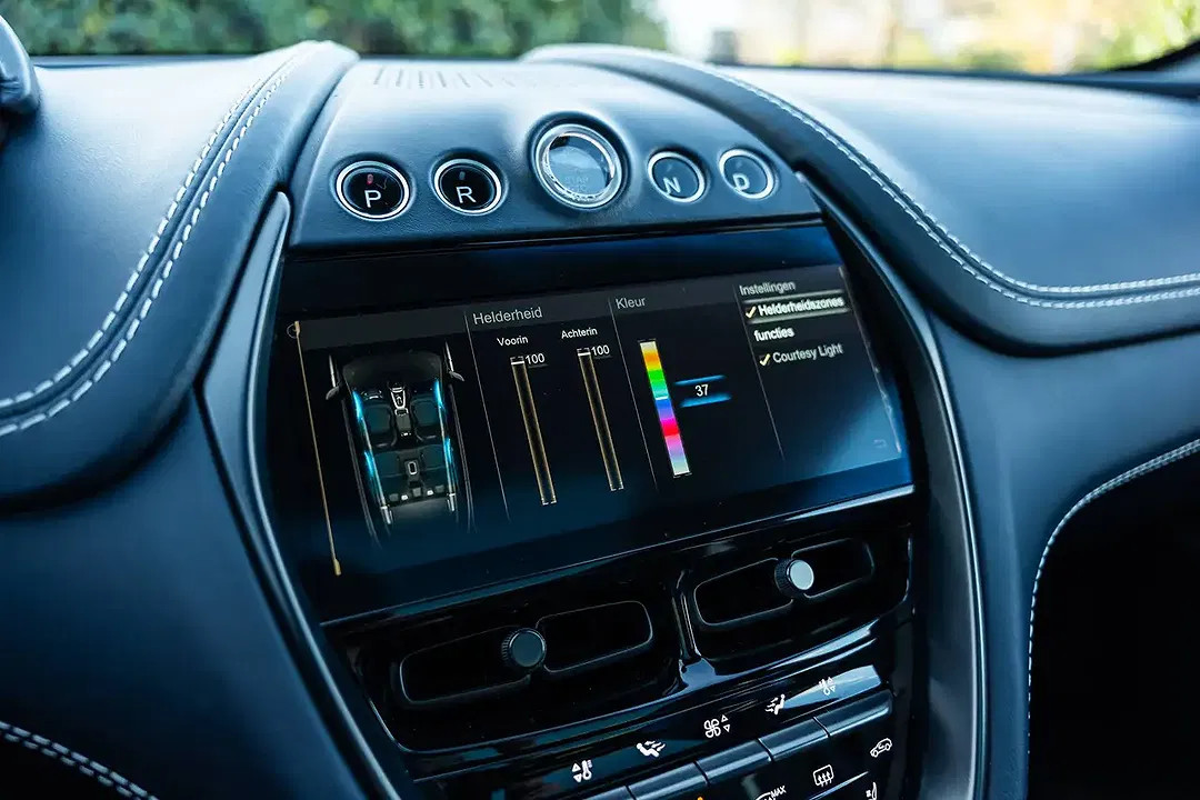Aston Martin DBX - Thumbnail 15