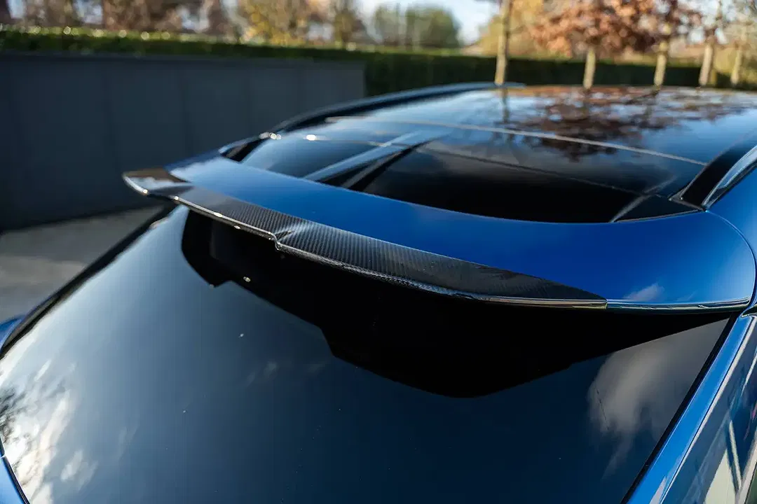 Aston Martin DBX - Thumbnail 7