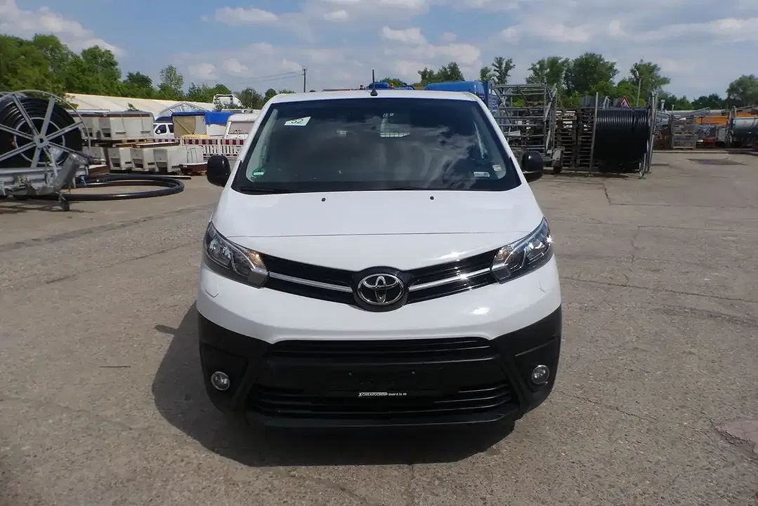 Toyota Proace - Thumbnail 2