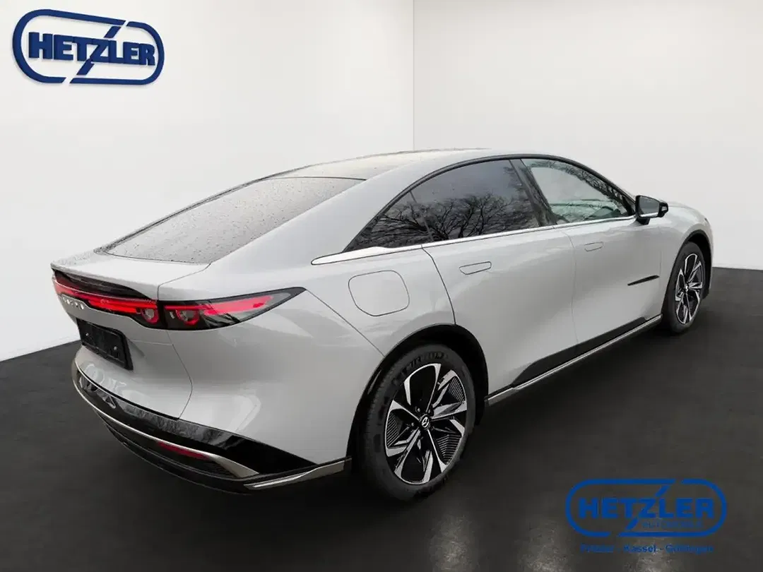Mazda 6 - Thumbnail 3