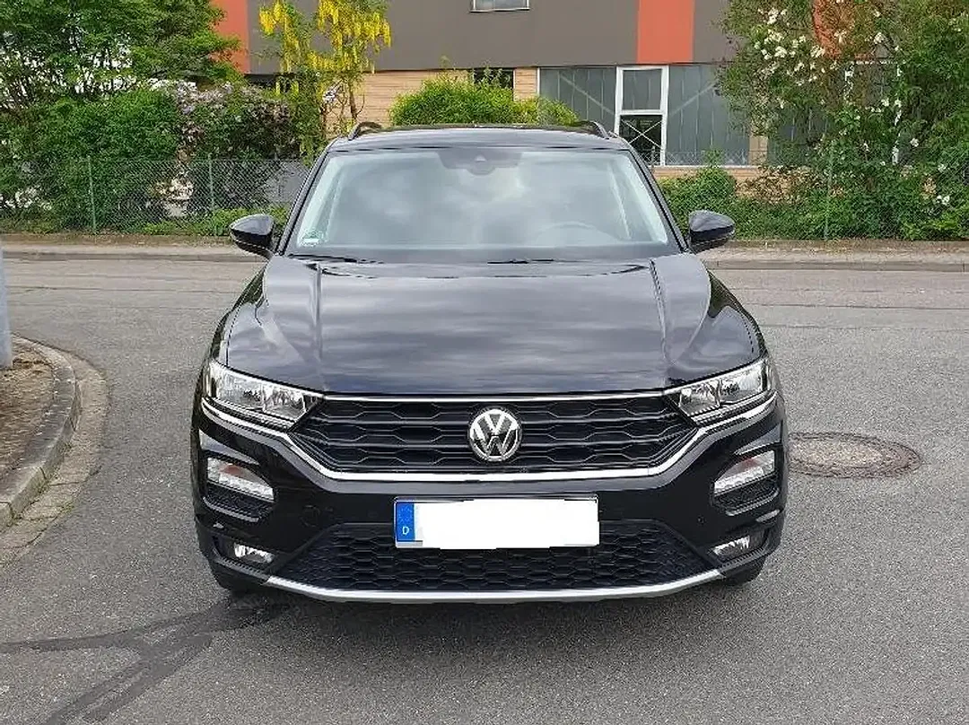 Volkswagen T-Roc - Thumbnail 3