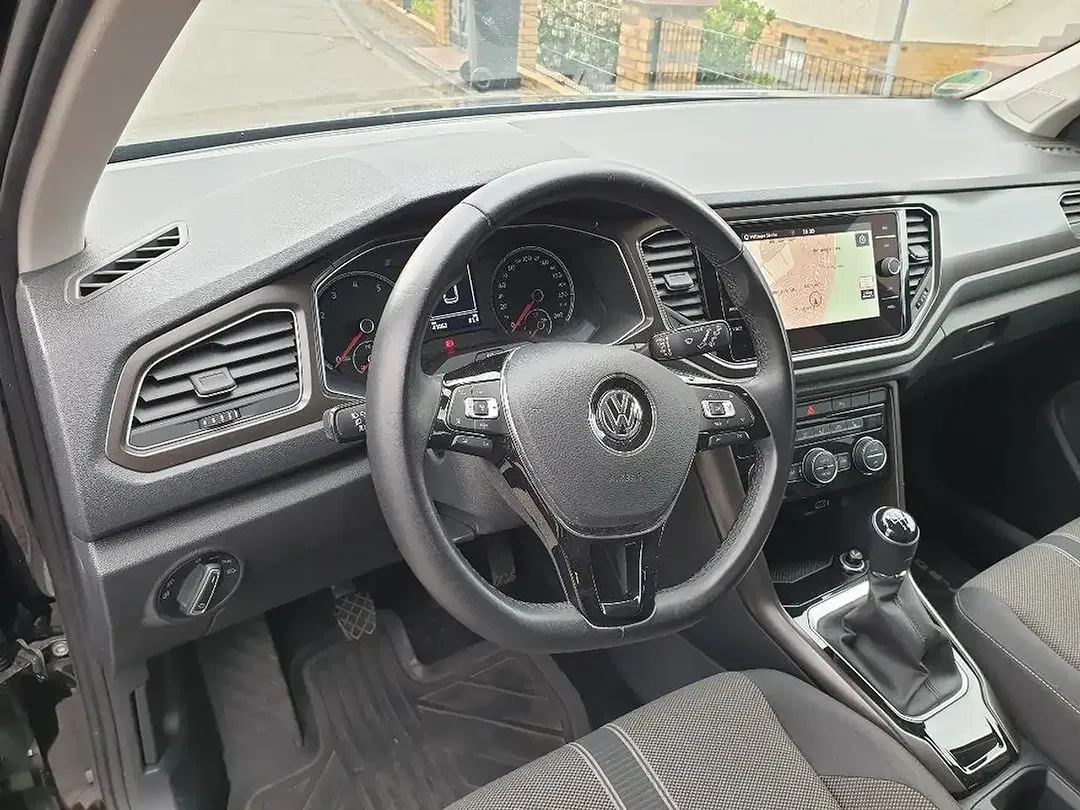 Volkswagen T-Roc - Thumbnail 8