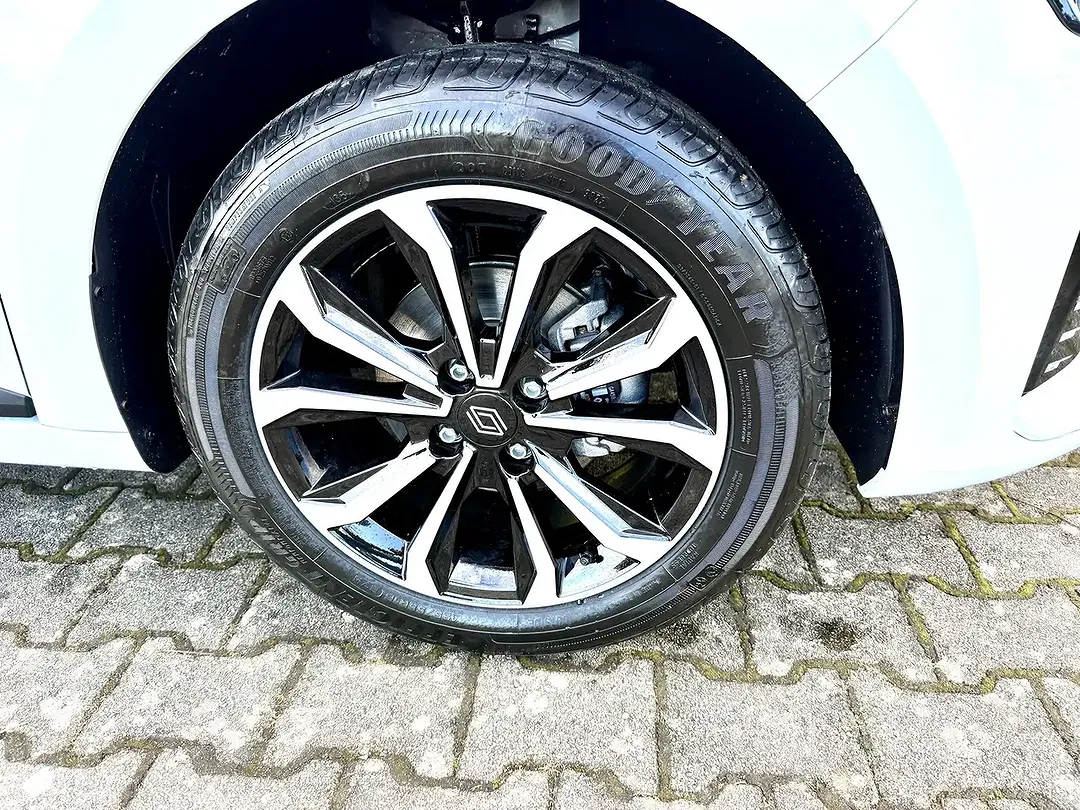 Renault Clio - Thumbnail 11