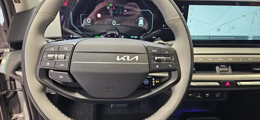 Kia EV4 - Thumbnail 13