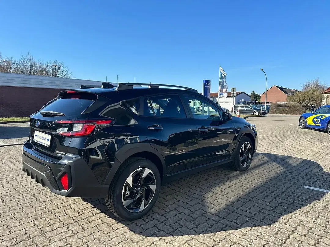 Subaru Crosstrek - Thumbnail 4