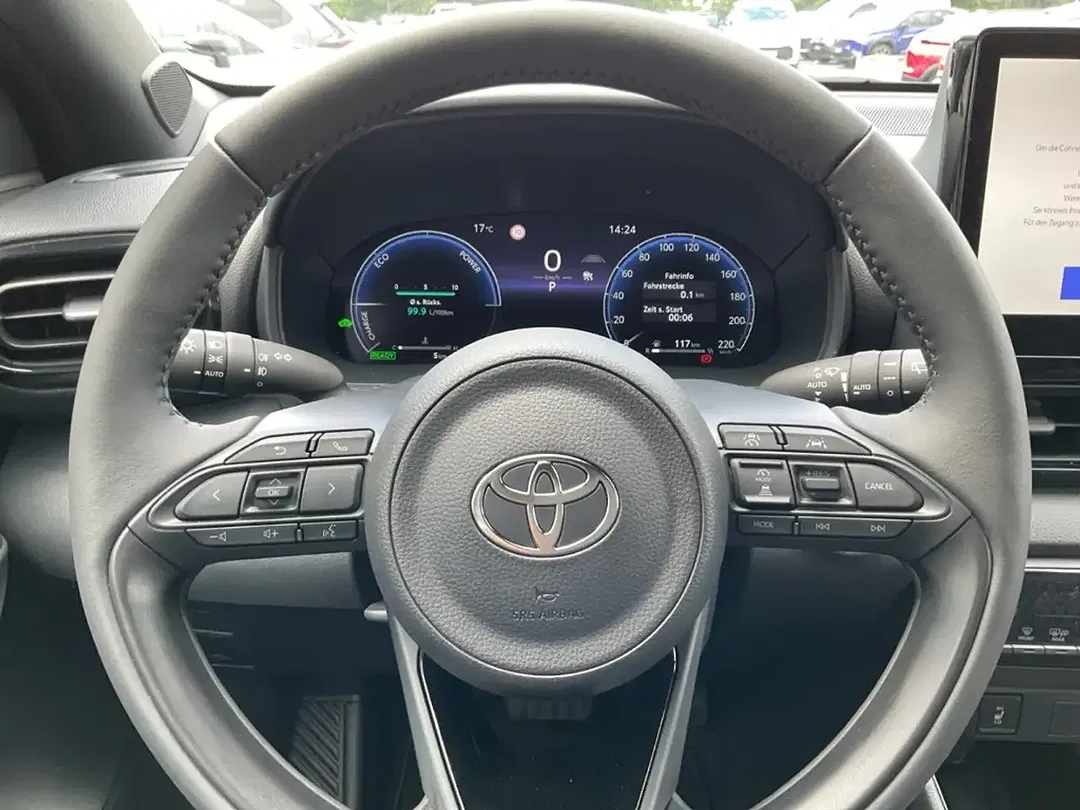 Toyota Yaris - Thumbnail 10