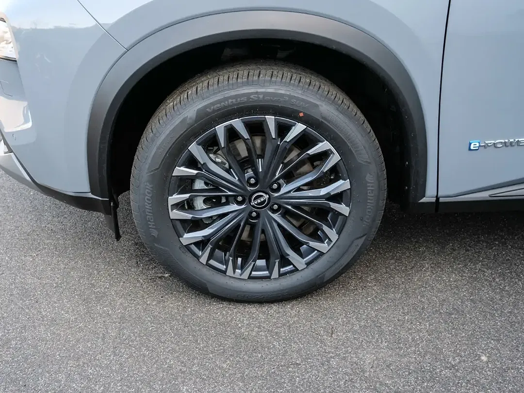 Nissan X-Trail - Thumbnail 4