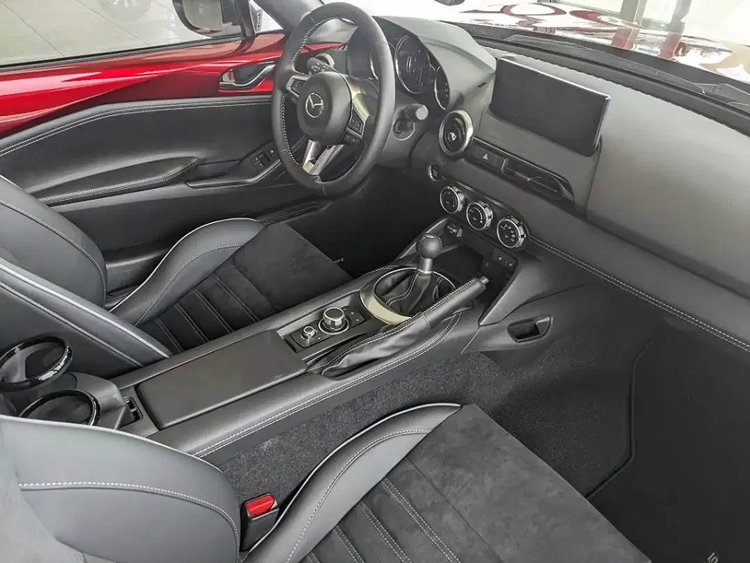 Mazda MX-5 - Thumbnail 15