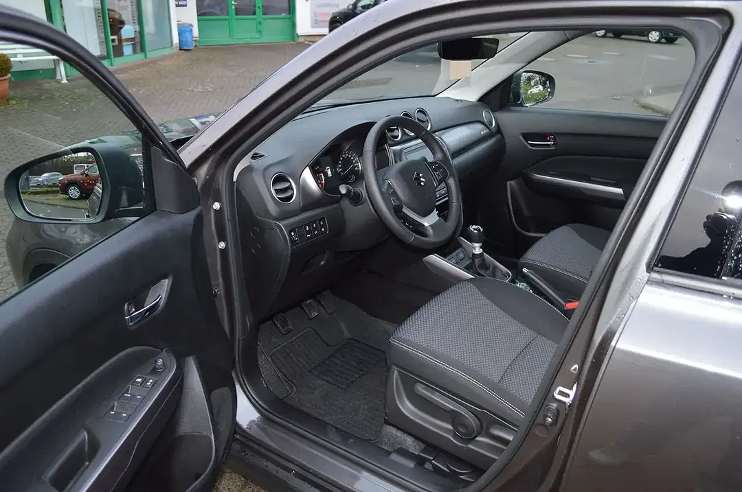 Suzuki Vitara - Thumbnail 10