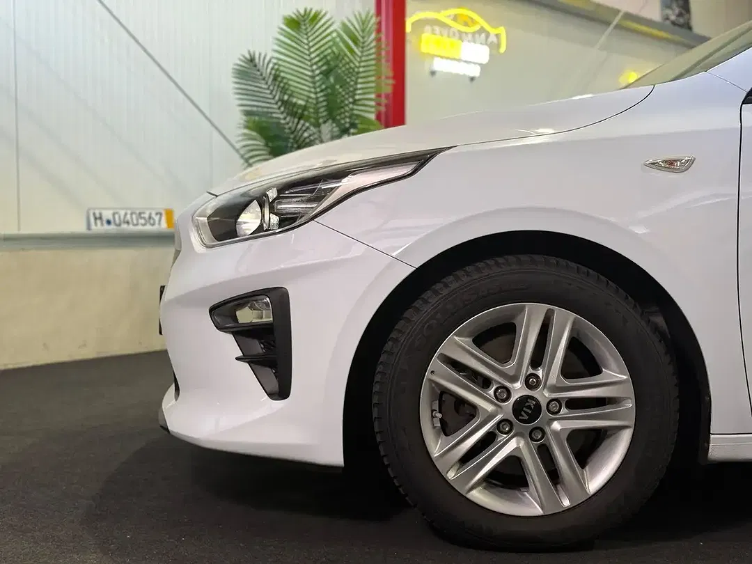 Kia Ceed / cee'd - Thumbnail 2