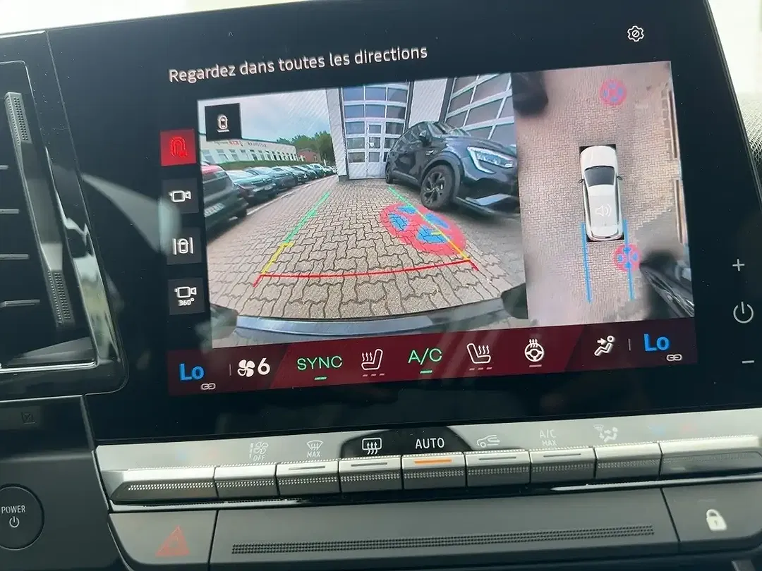 Renault Megane E-Tech - Thumbnail 15