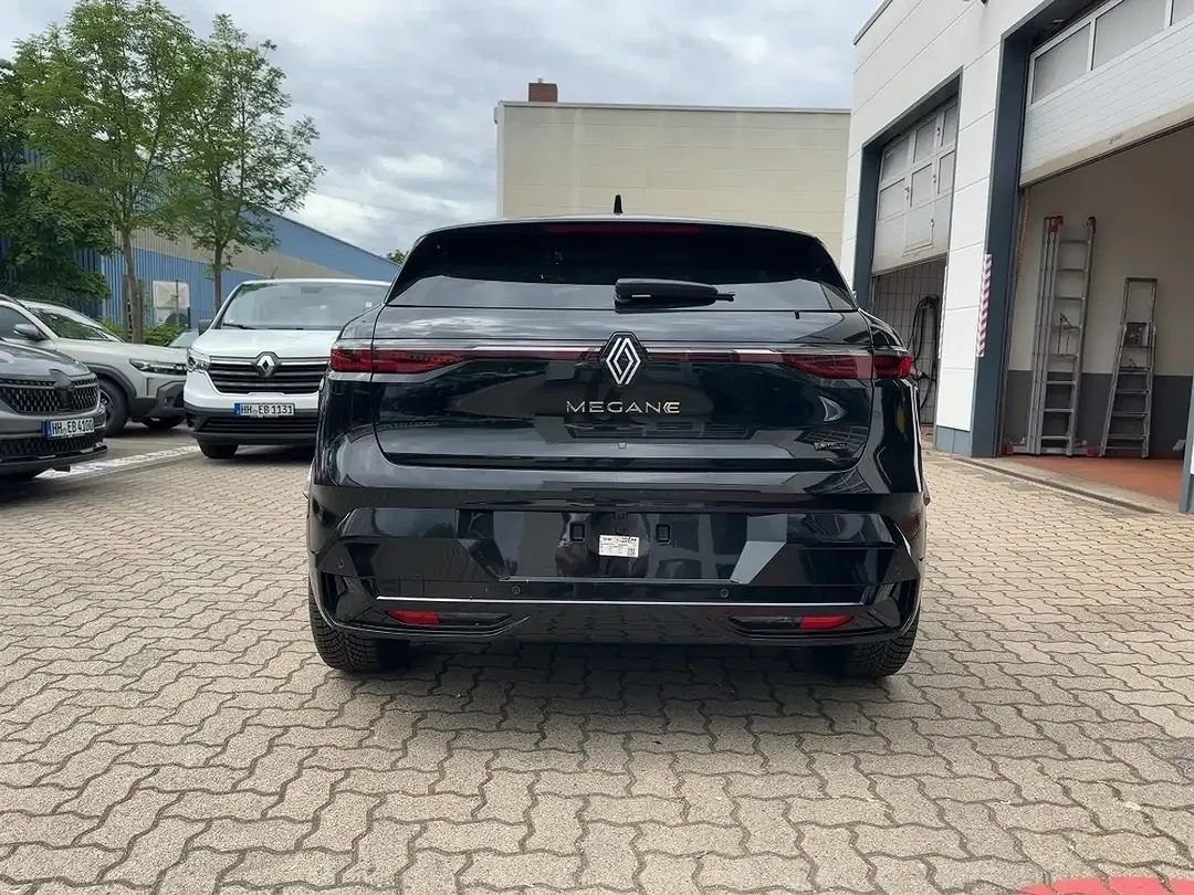 Renault Megane E-Tech - Thumbnail 3