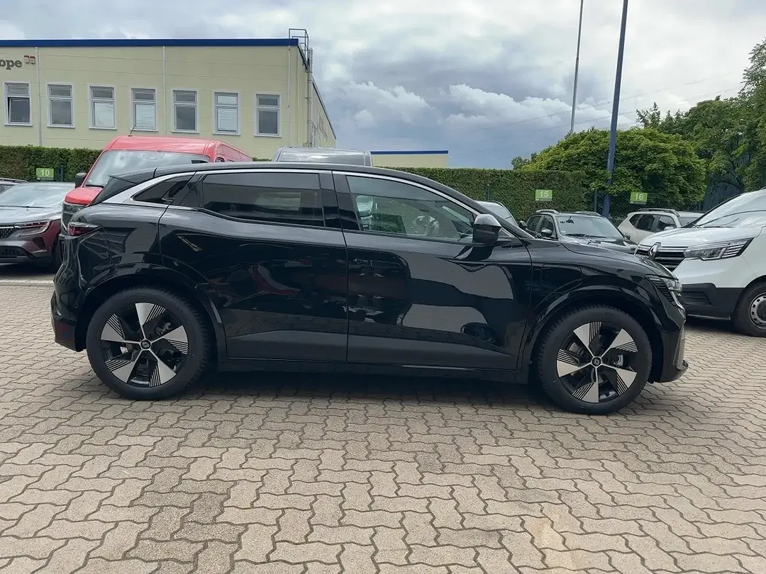 Renault Megane E-Tech - Thumbnail 5