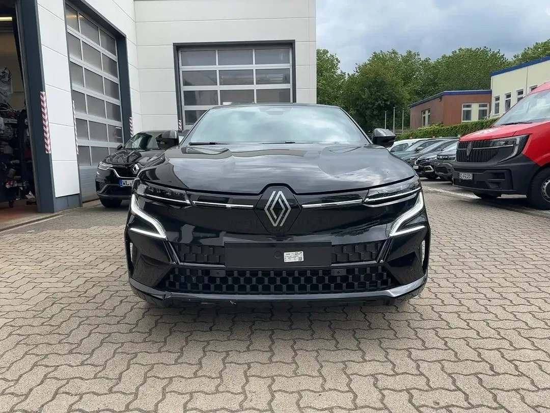Renault Megane E-Tech - Thumbnail 6