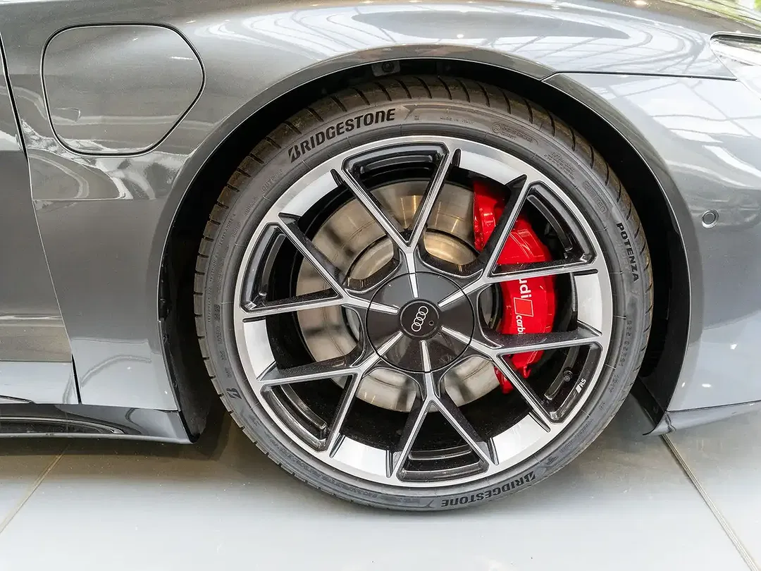 Audi RS e-tron GT - Thumbnail 8