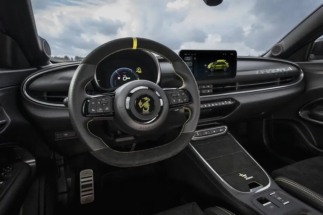 Abarth 600e - Thumbnail 6