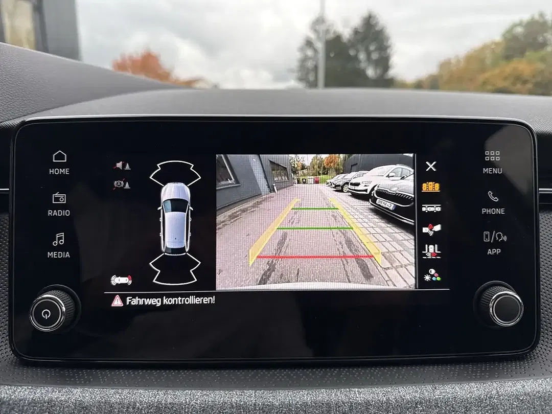 Skoda Scala - Thumbnail 14