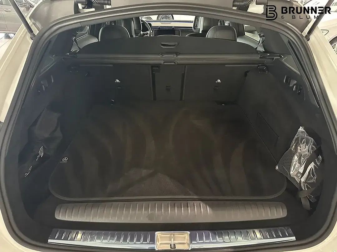 Mercedes-Benz E 300 - Thumbnail 11