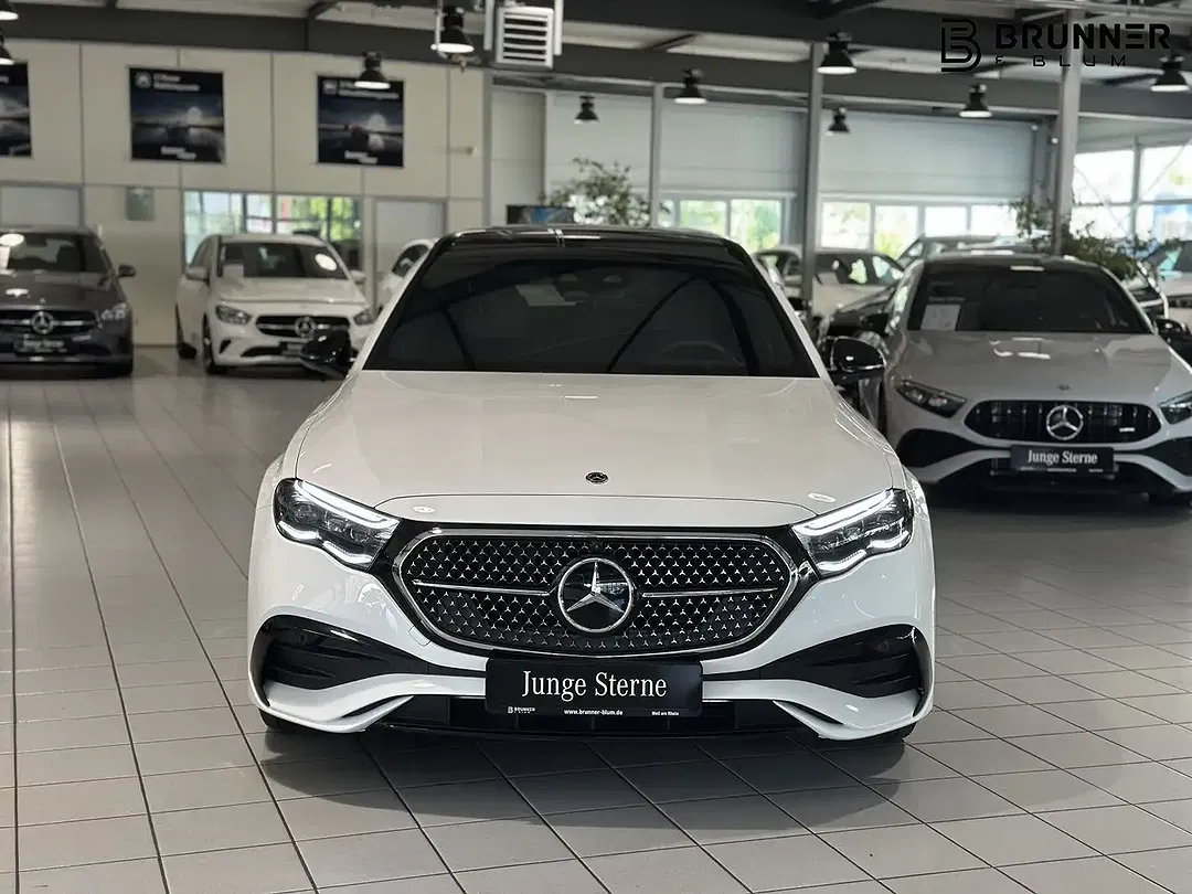 Mercedes-Benz E 300 - Thumbnail 2
