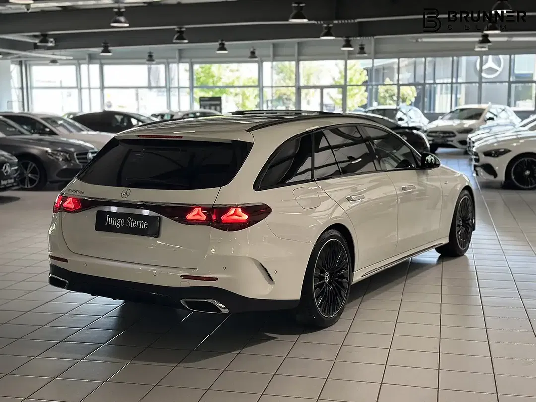 Mercedes-Benz E 300 - Thumbnail 5